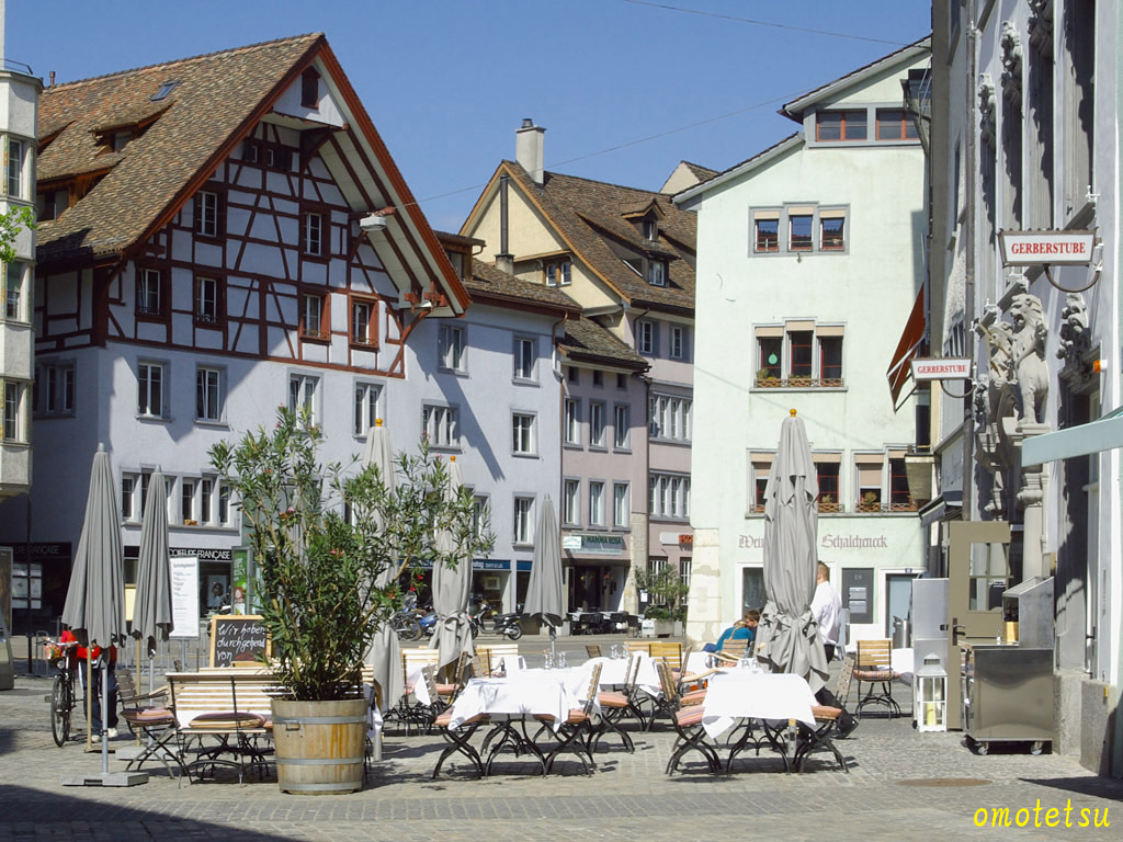 欧州の街角風景壁紙写真ライン川を臨むドイツと国境を接するスイスの都市シャッフハウゼンの街角カフェ